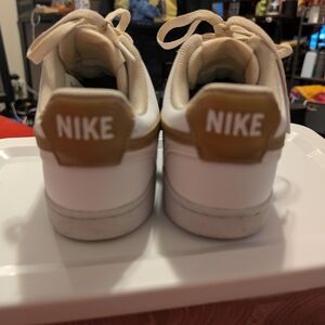Nike Womens Court Vision low Sneakers. Size 7.